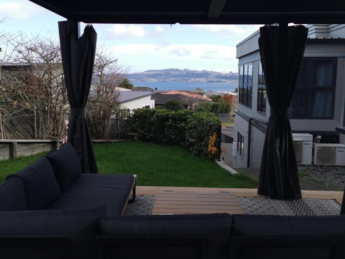 Lake Taupo Holiday Home מראה חיצוני תמונה
