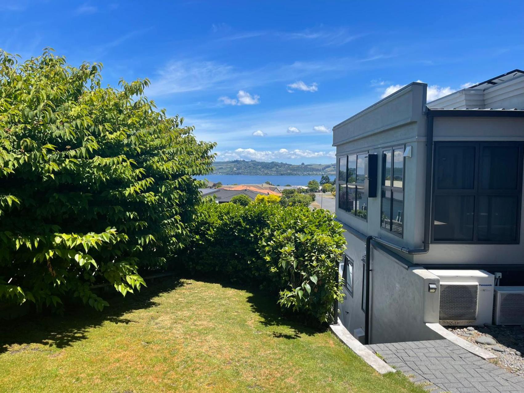 Lake Taupo Holiday Home מראה חיצוני תמונה